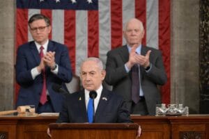 Photos de Netanyahu devant le congrès Américain, le 25 Juillet 2024. Retouchée par Vinchy, mapoua.com