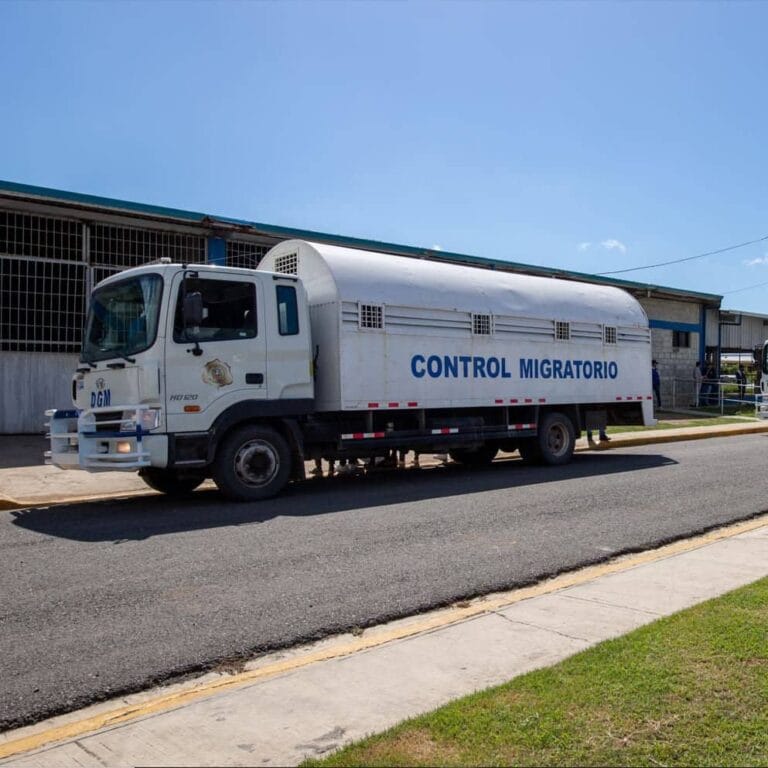 Cage-de-transportations-des-Haitiens