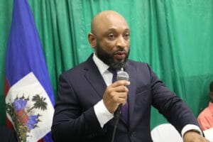 Réouverture de la maternité Isaïe Jeanty, plus connue sous le nom de Chancerelles ce lundi 2 décembre 2024 par le #Ministre de la Santé Publique et de la Population, Dr Duckenson Lorthe BLEMA. La cérémonie s'est déroulée en présence de quelques partenaires techniques et financiers dont ALIMA et des membres du personnel de l'hôpital. Ce grand centre hospitalier gynéco-obstétrique situé à Cité Soleil a été fermé depuis environ 9 mois en raison de la violence des gangs dans cette commune