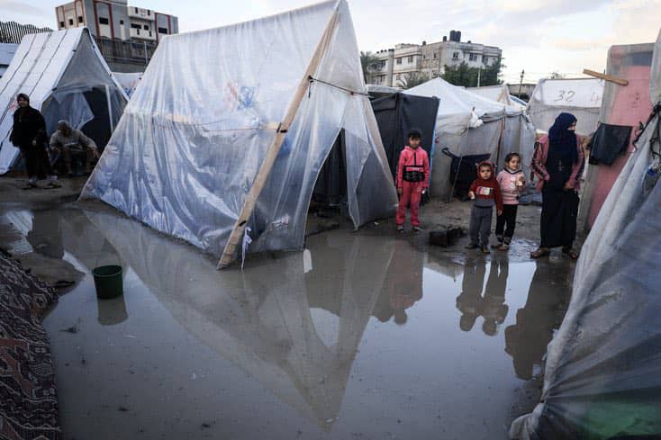 La tragédie à Gaza: Mourir par les bombardements ou par le froid glacial de l’hiver:, photo de @_ambassade, 3 janvier 2025